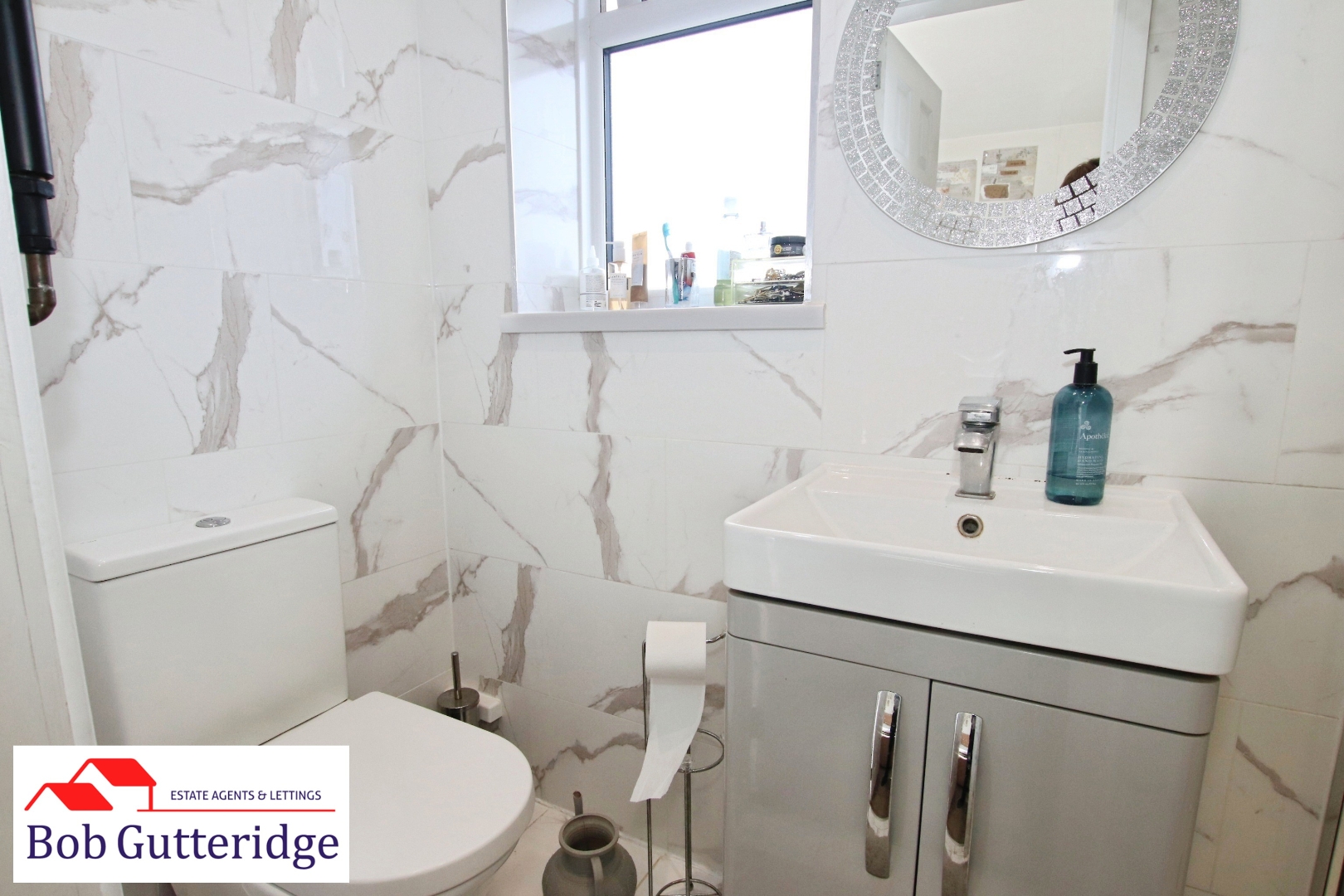 EN SUITE SHOWER ROOM